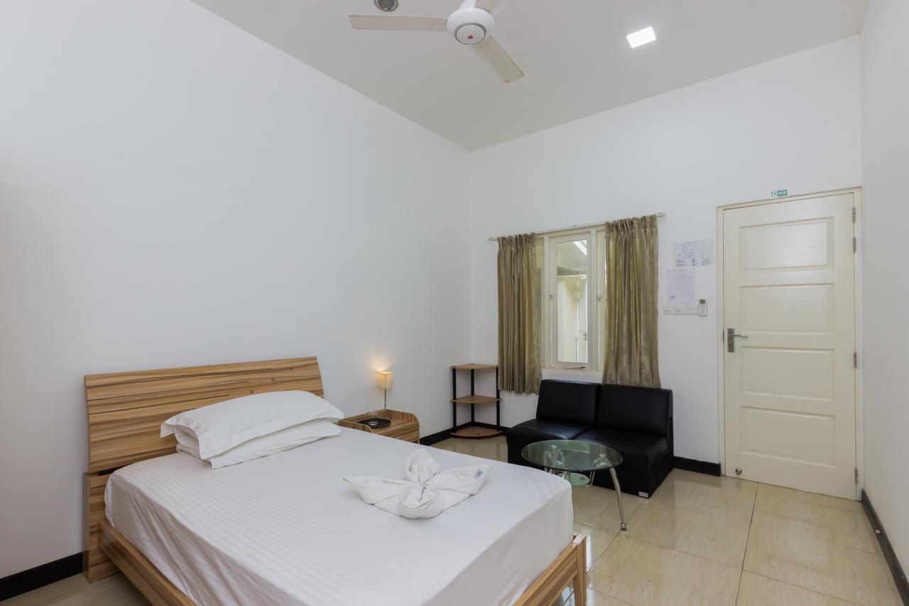 Surf Trip Maldives Otel Thulusdhoo Dış mekan fotoğraf