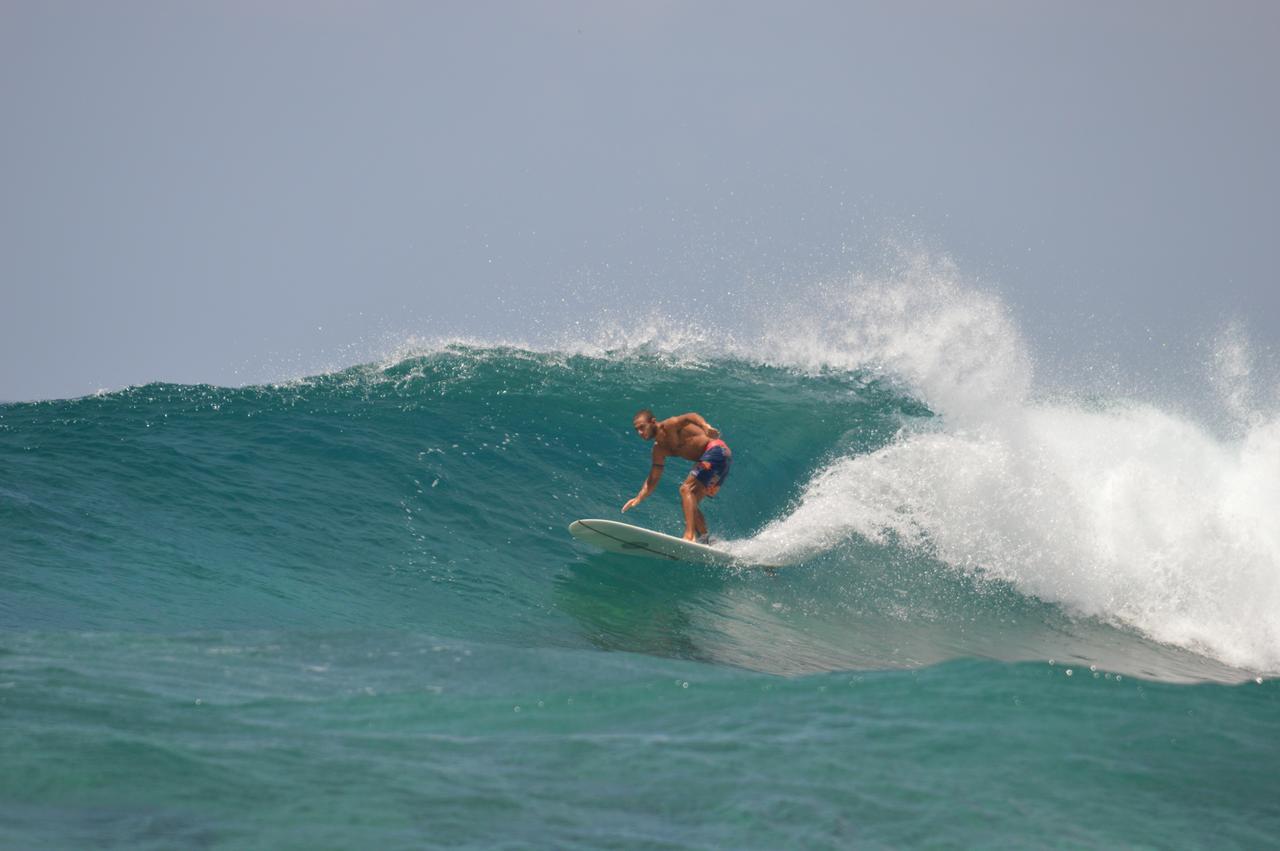 Surf Trip Maldives Otel Thulusdhoo Dış mekan fotoğraf